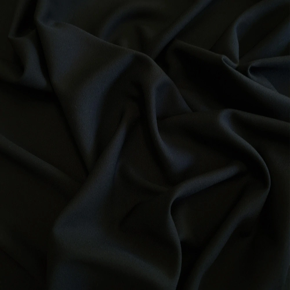 šatovka, krep, černá