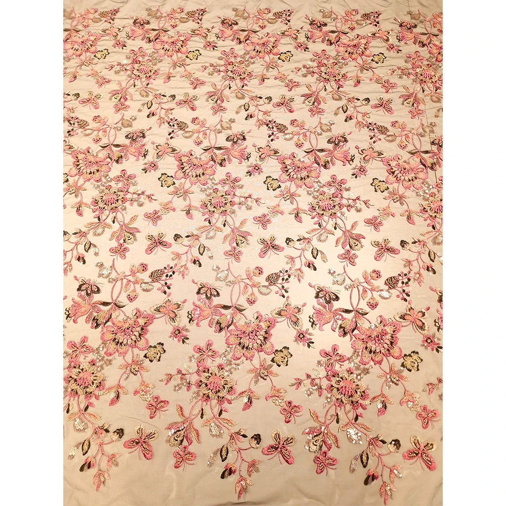 krajka vyšitá na tylu s korálky, černá/magenta