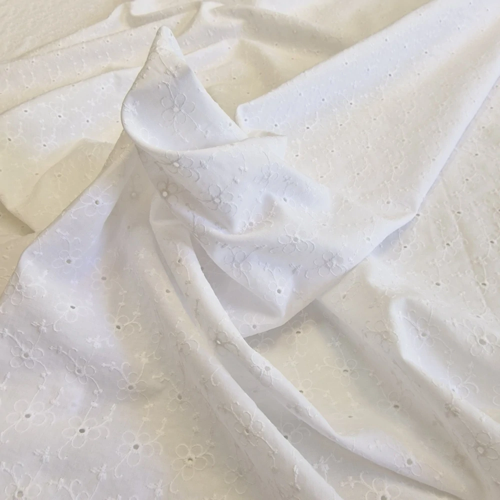 madeira, drobná kvítka, bílá