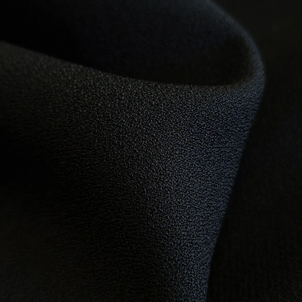 šatovka, krep, černá