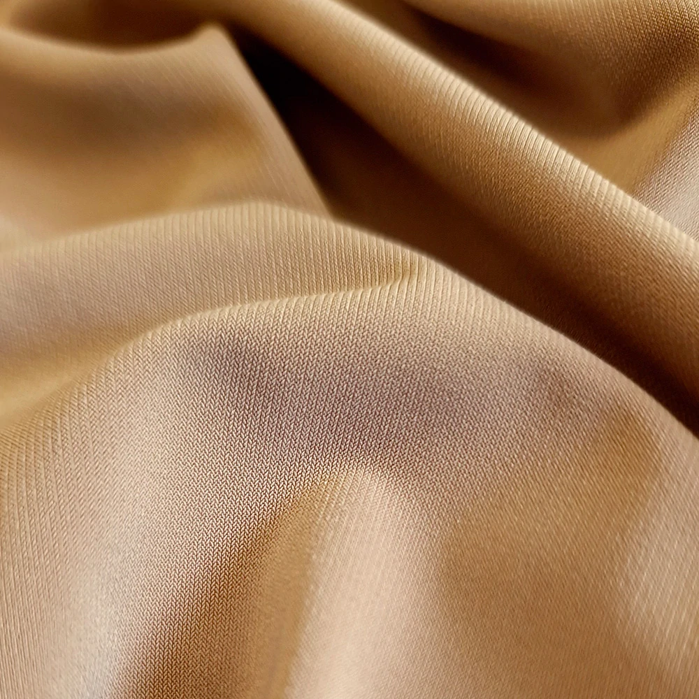 úplet AJ, mocha mousse 1840