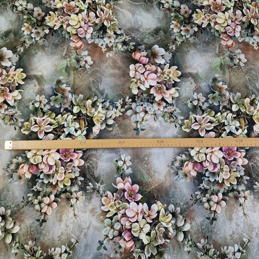 satén pastelové květy