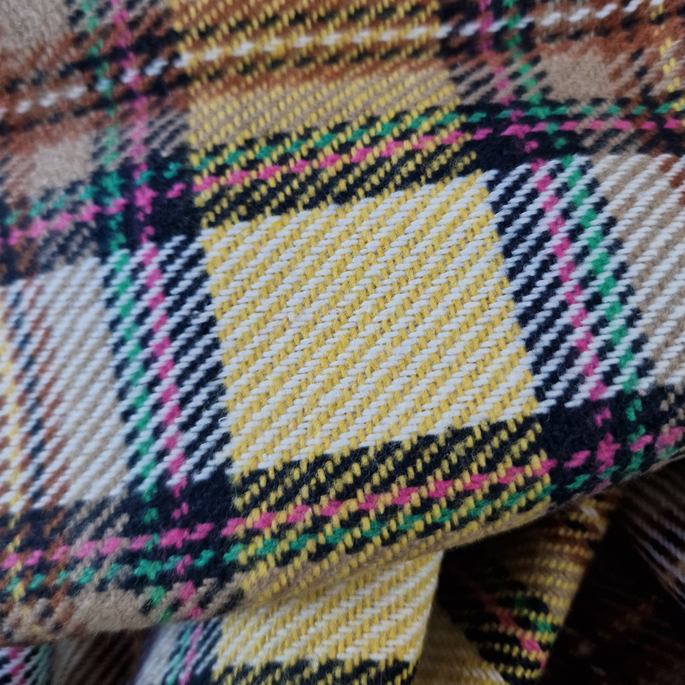 kabátovka, žlutá kostka