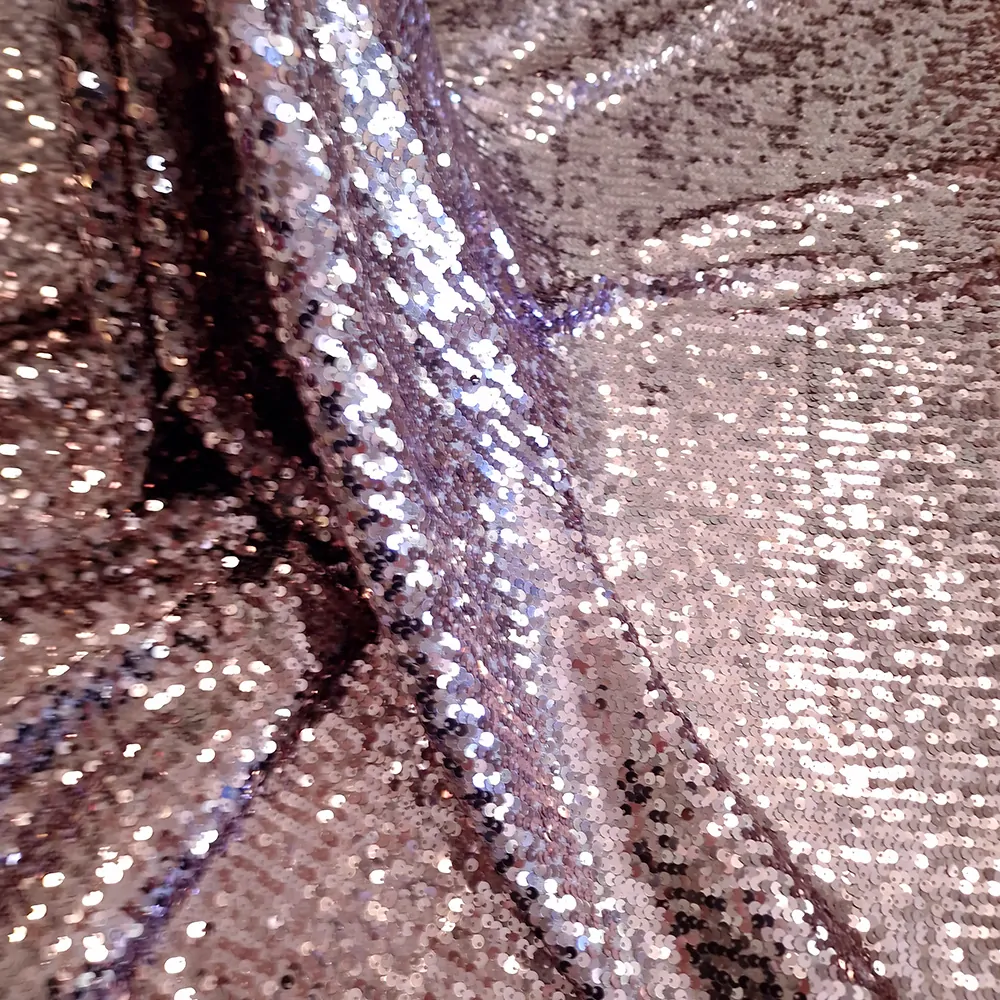 úplet s flitry, lila