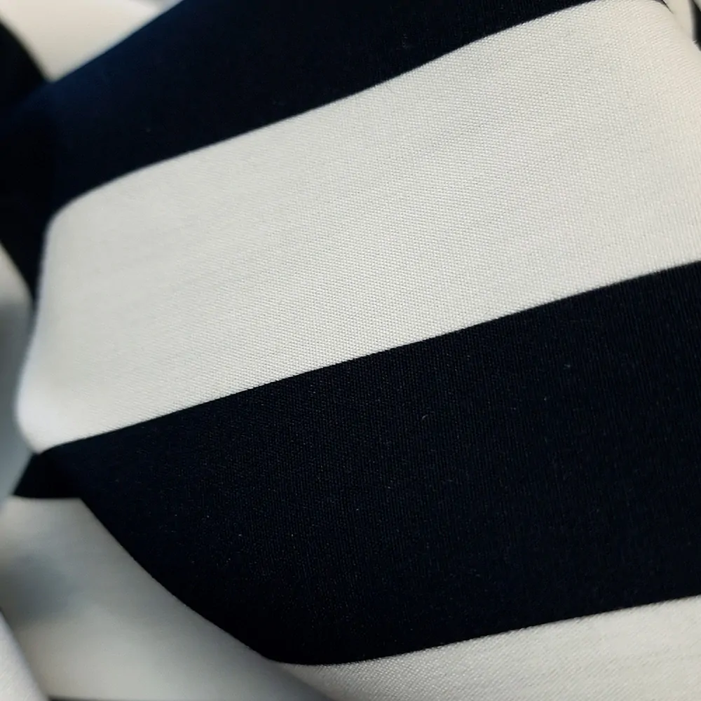 popelín, černobílý pruh