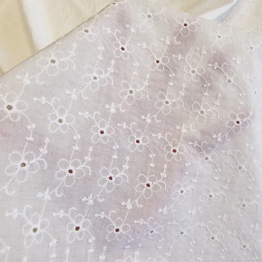 madeira, drobná kvítka, bílá