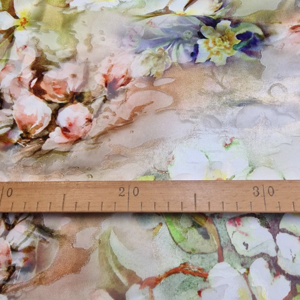 hedvábí DEVORÉ, pastelové květy