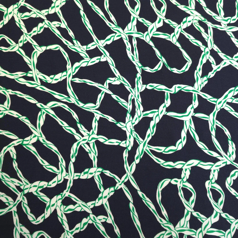 viskózová šatovka s keprovou vazbou, vzor lana černá