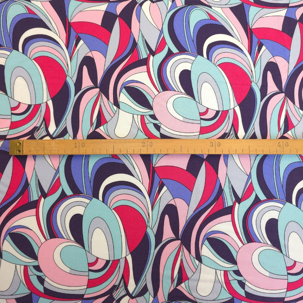 viskózová šatovka s keprovou vazbou, vzor Emilio modrorůžový