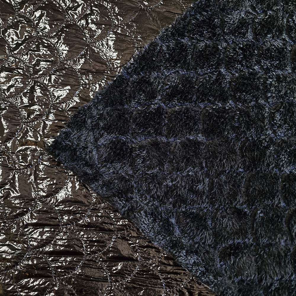 lesklý prošev s kožíškem, černý