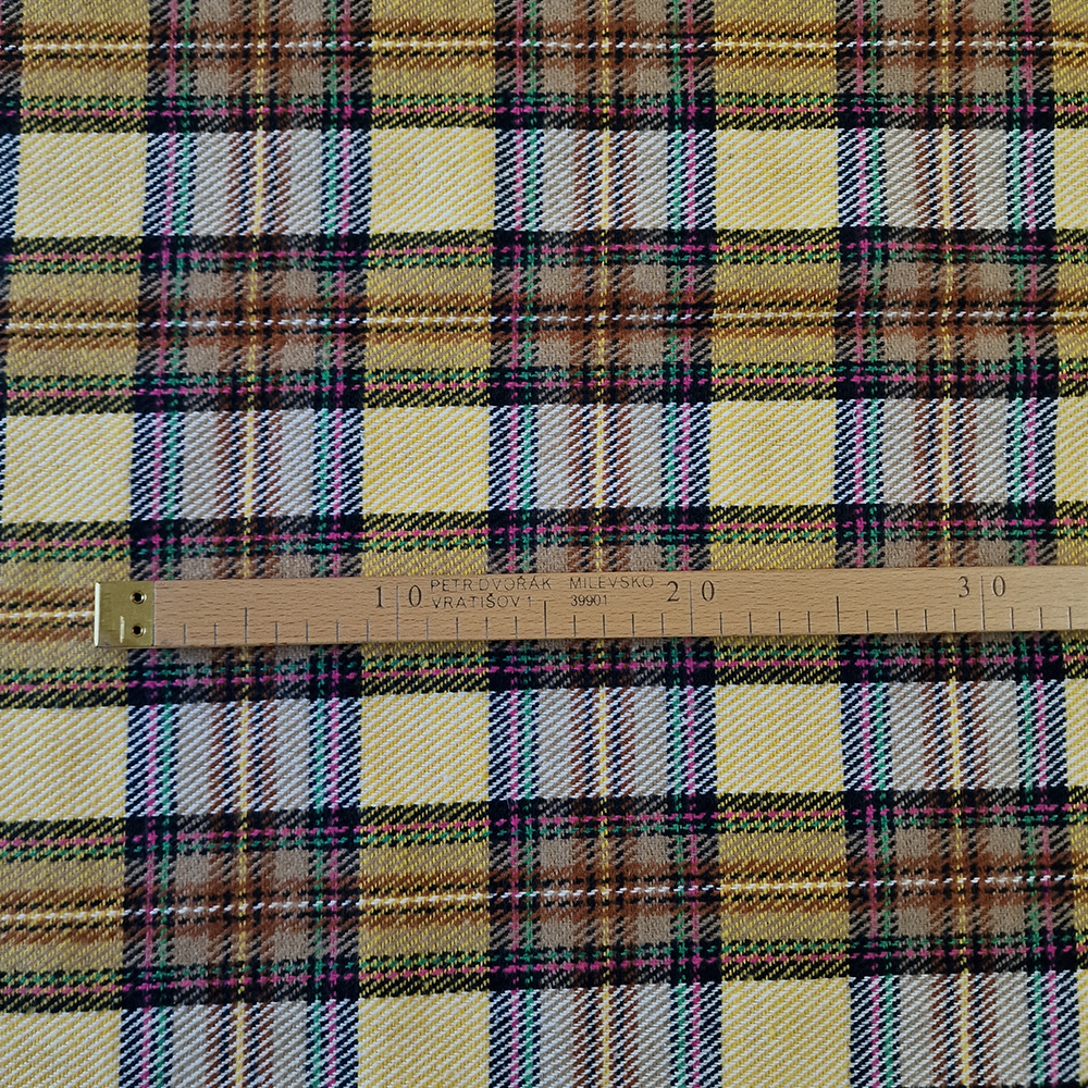 kabátovka, žlutá kostka