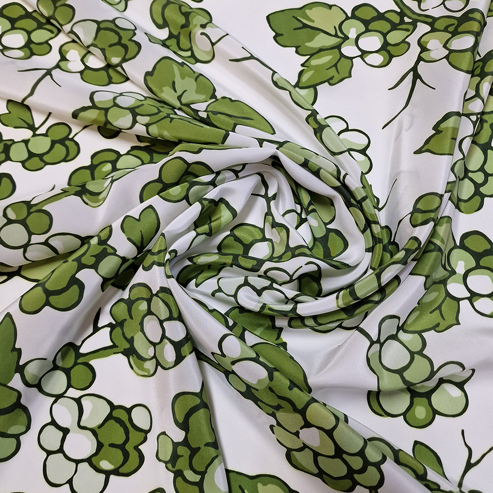 hedvábný crepe de chine, vzor hrozny