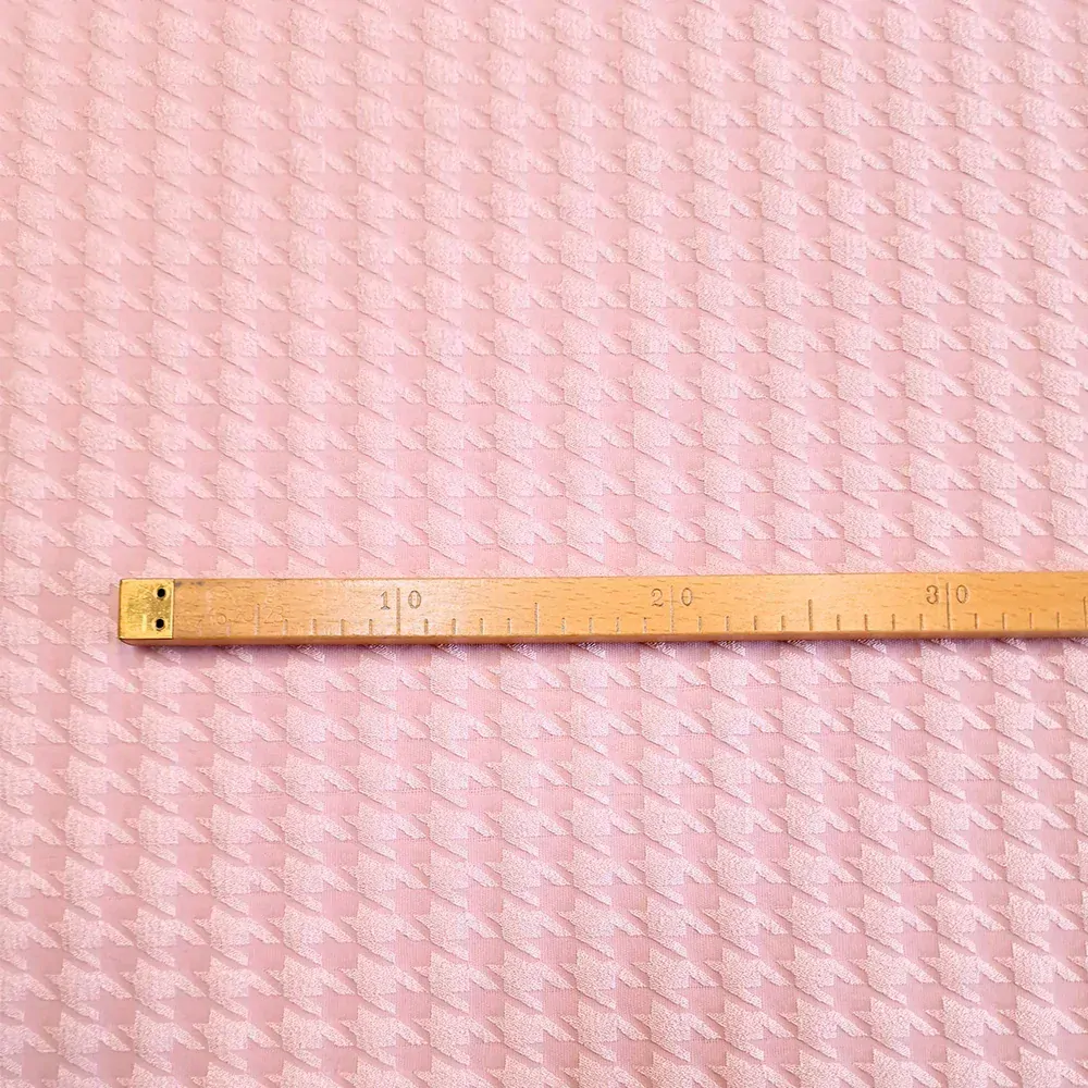 šatovka/kostýmovka, kohoutí stopa, růžová