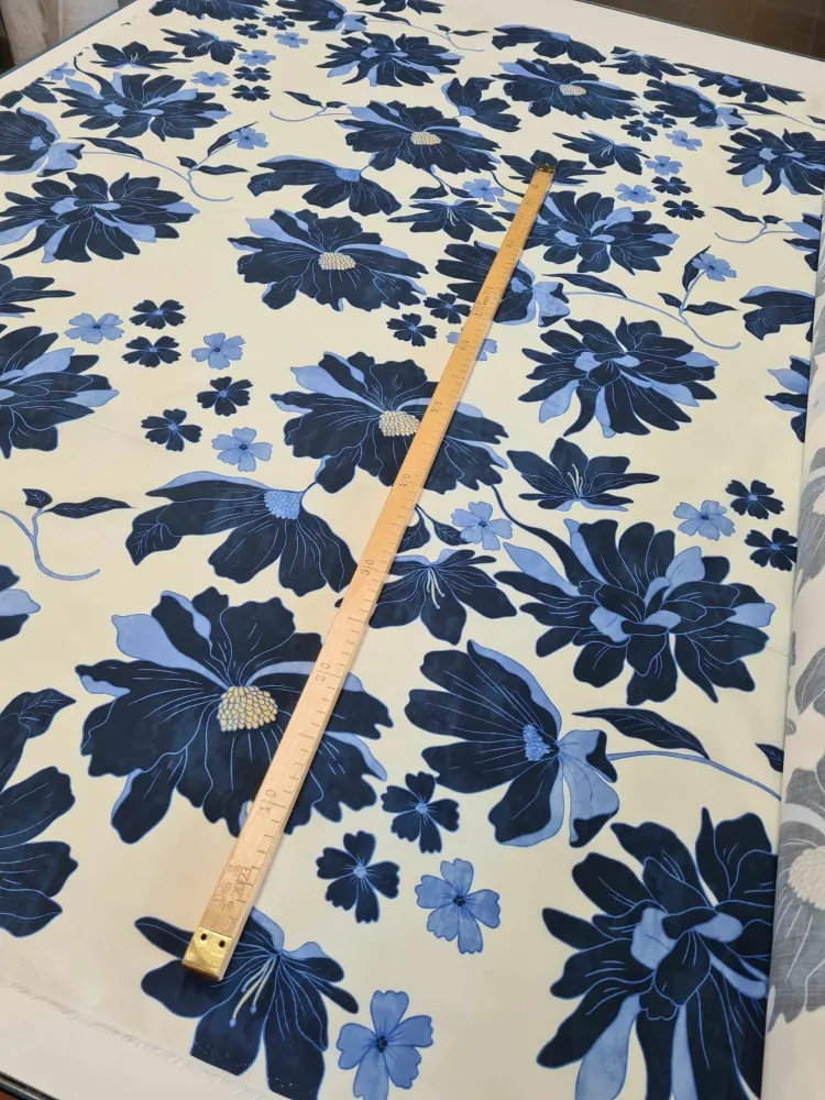 popelín elastický, velké květy, blu