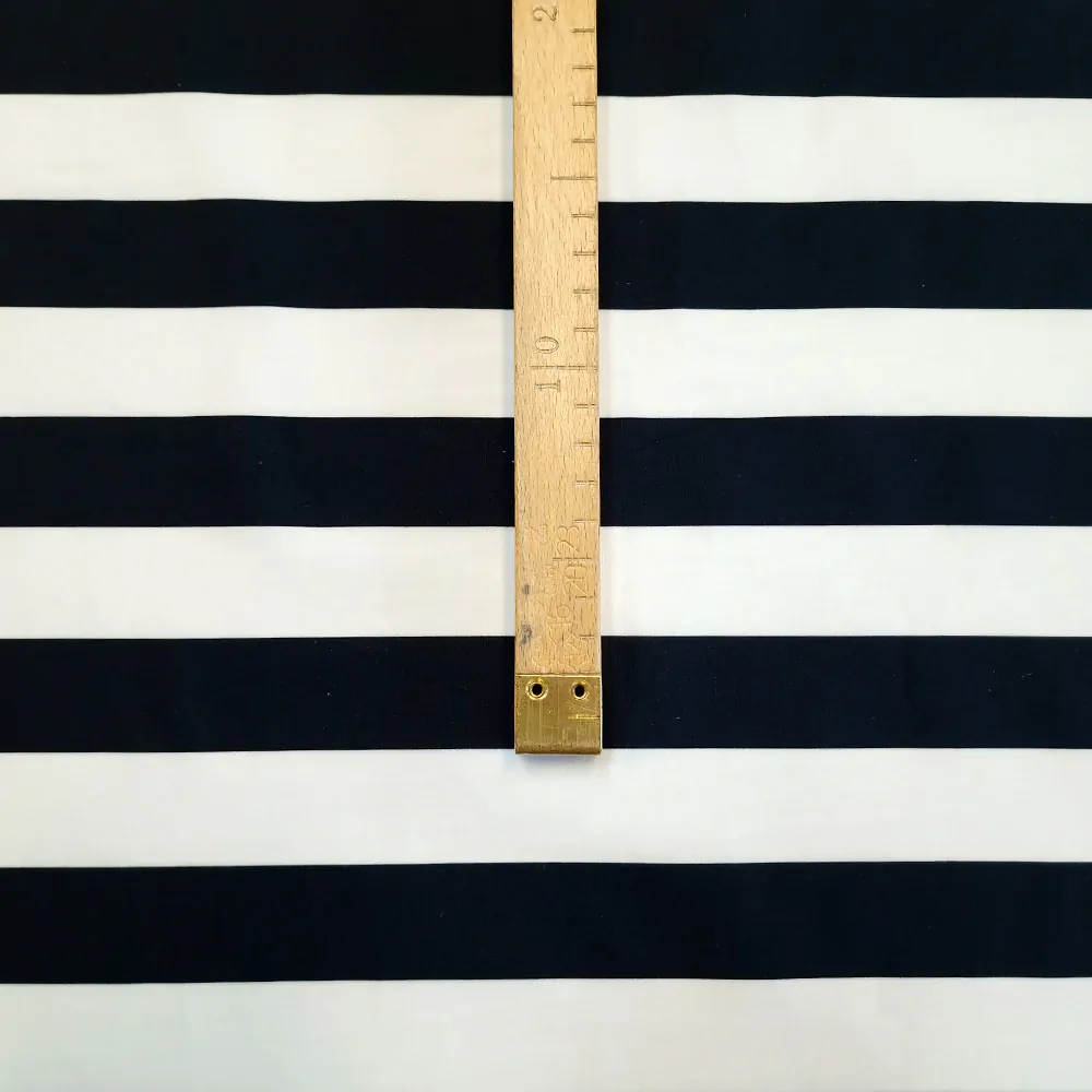 popelín, černobílý pruh