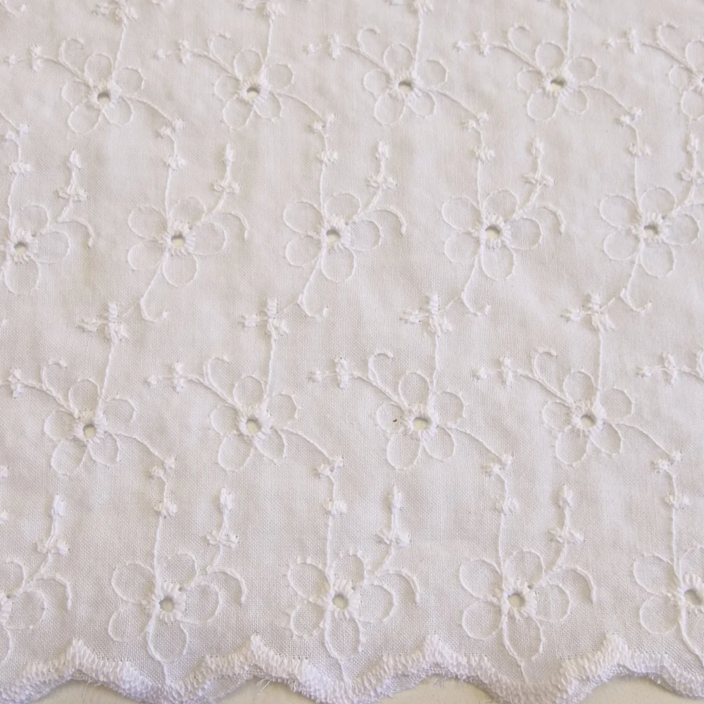 madeira, drobná kvítka, bílá