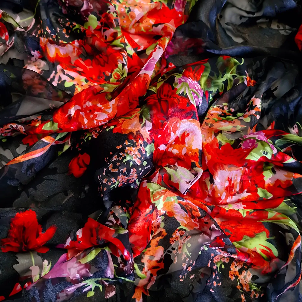 hedvábí DEVORÉ, červené květy