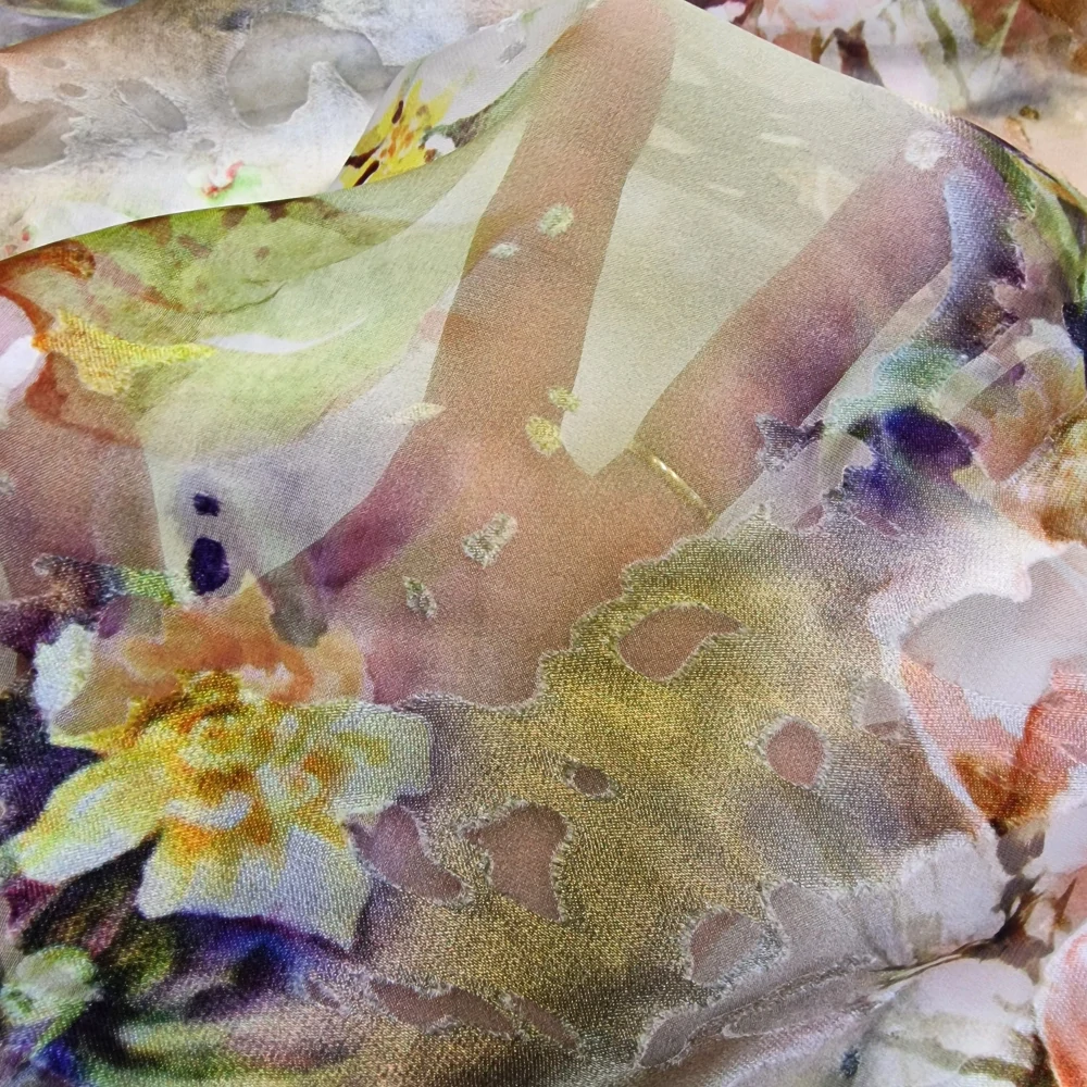 hedvábí DEVORÉ, pastelové květy