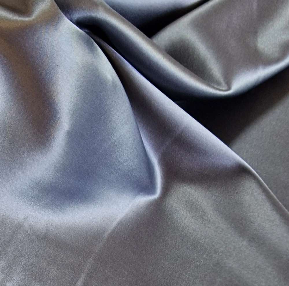hedvábný satén s elastanem, ocelová šedá