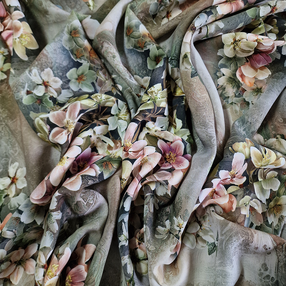 satén pastelové květy