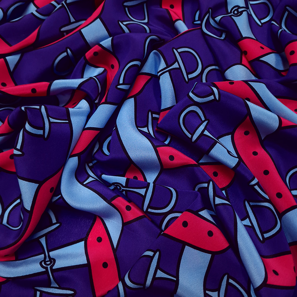 hedvábný crepe de chine, fialovorůžový vzor