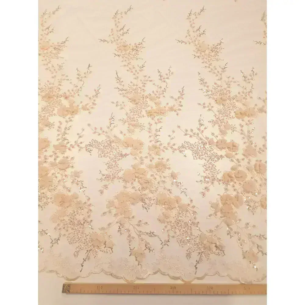 krajka vyšitá na tylu, broskvové 3D květy