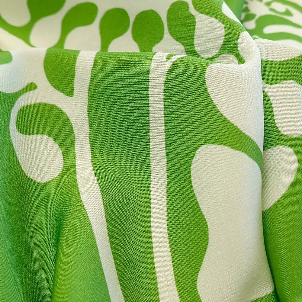 viskózové plátno, bílý vzor, zelená hrášková