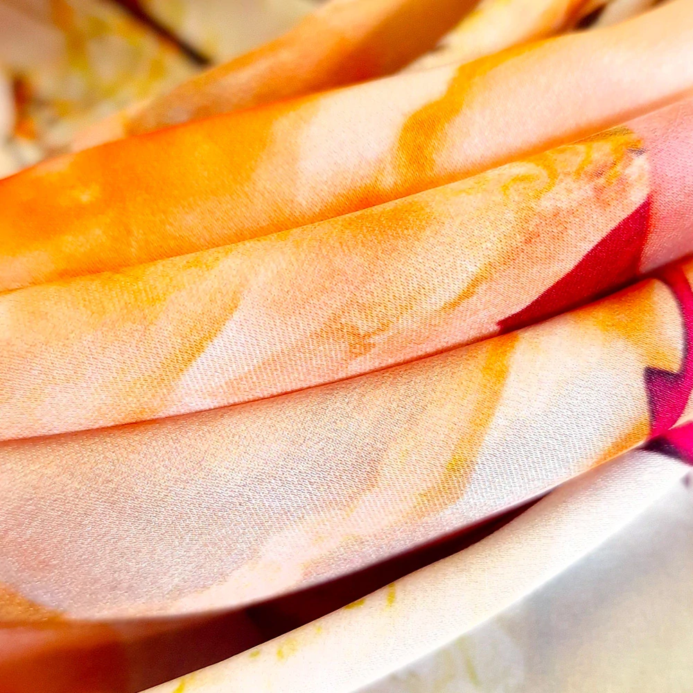 satén, barevné květy