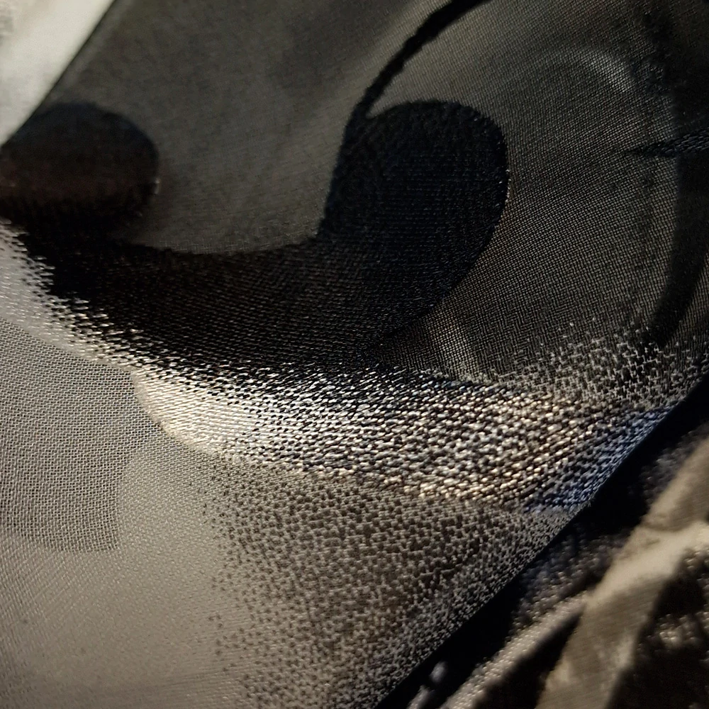 hedvábí DEVORÉ, bílo/černo/šedý vzor