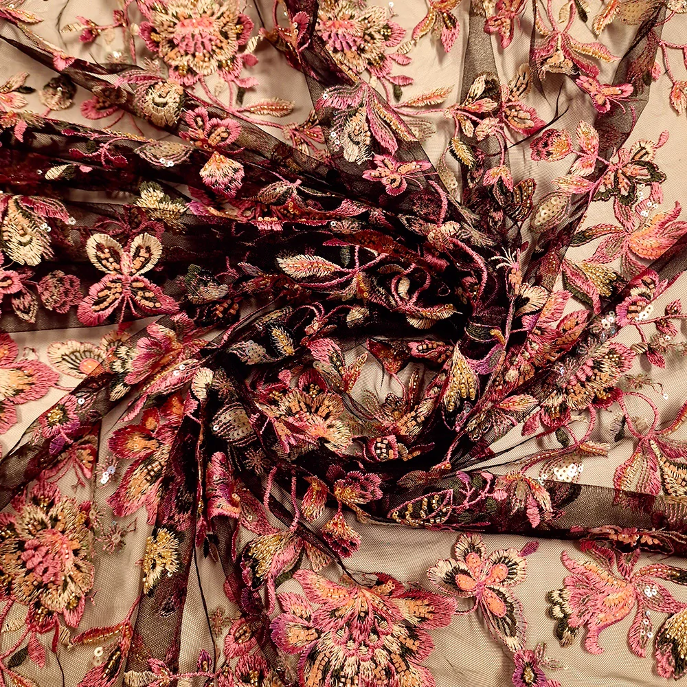 krajka vyšitá na tylu s korálky, černá/magenta