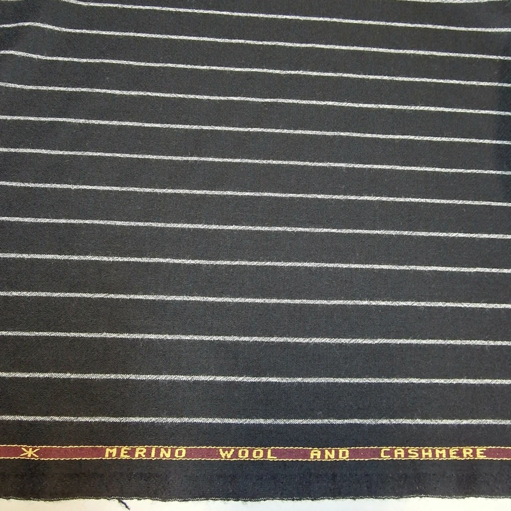 oblekovka, merino s kašmírem, proužek, černá