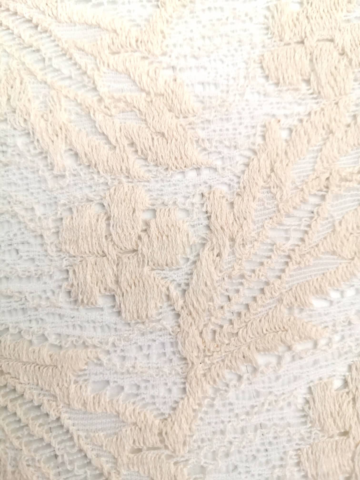 elastická krajka s vyšitými květy