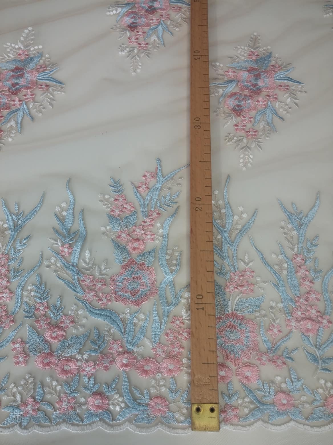 krajka tělová s růžovo/modrým vzorem