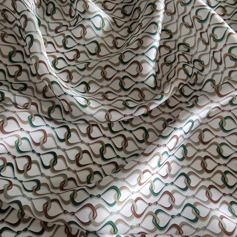 Hedvábný satén, vzor Hermína